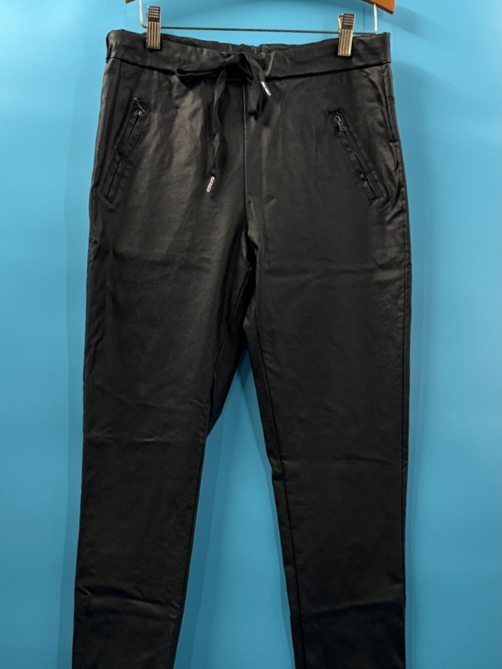 Black Stretch Made in Italy Faux Leather 30 in Elastic Waist Ankle Length Pants